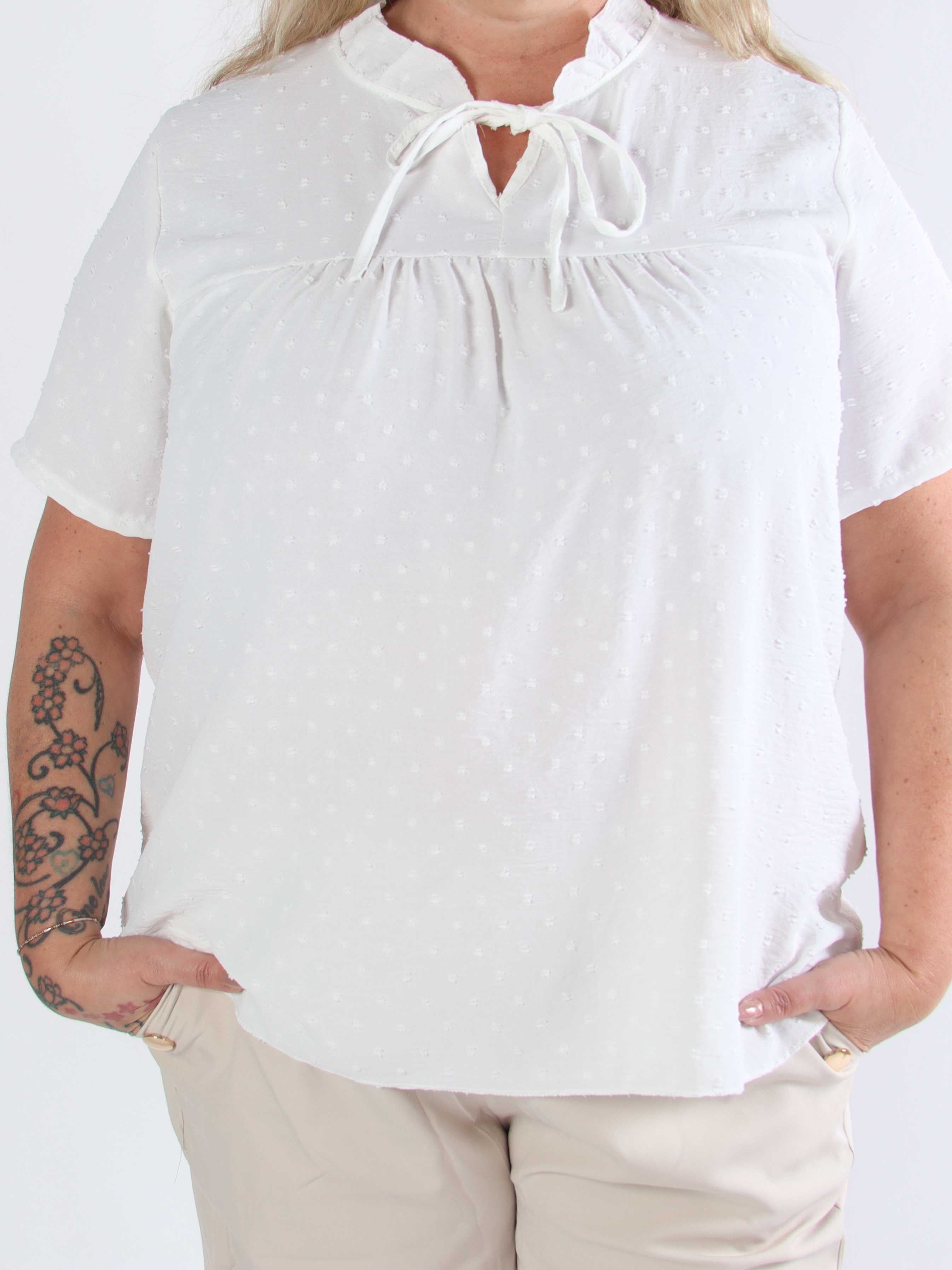 Bloom - Sød plus size tunika med flæsekant og sløjfe